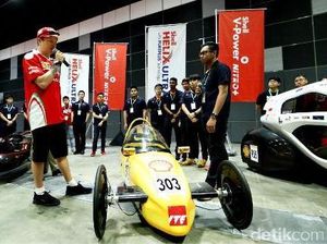 Kimi Raikkonen Terpana dengan Mobil Irit Buatan Mahasiswa Kimi Raikkonen Terpana dengan Mobil Irit Buatan Mahasiswa