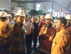 Menhub Tinjau Kapal Terbakar di Tanjung Priok