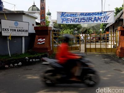 Warga Eks Yon Angkub Cililitan Tolak Pengosongan Rumah