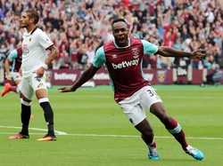 Bukan Payet melainkan (Kepala) Michail Antonio