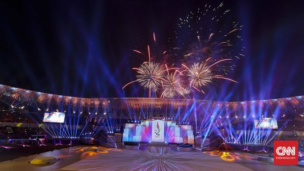 Defile Kontingen Jabar saat pembukaan PON XIX Jabar di stadion Gelora Bandung Lautan Api, Bandung, Jawa Barat, Sabtu, 17 September 2016. Perhelatan olahraga empat tahunan secara resmi dibuka dan berlangsung hingga 29 September 2016. CNN Indonesia/Adhi Wicaksono.