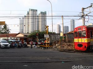 Petaka di Perlintasan KA Sebidang, 1.142 Kecelakaan Terjadi Selama 4 Tahun Petaka di Perlintasan KA Sebidang, 1.142 Kecelakaan Terjadi Selama 4 Tahun