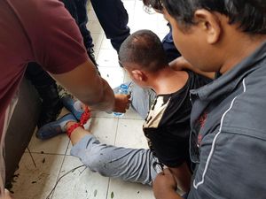 Percobaan Bunuh Diri WN China Digagalkan Polisi di Tamansari Percobaan Bunuh Diri WN China Digagalkan Polisi di Tamansari