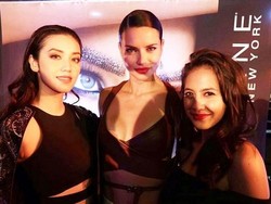 Cerita Seru Pevita Pearce & Velove Vexia Usai Nonton New York Fashion Week
