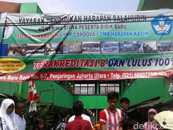 Kebakaran di SMA Harapan Kasih Penjaringan, 2 Petugas Terluka