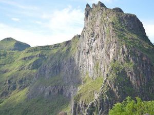 Panjat Tebing Seru di Gunung Kelud, Bisa!