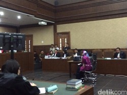 Hakim Binsar ke MK, Sidang Jessica Wongso Dimulai Lagi Pukul 15.00
