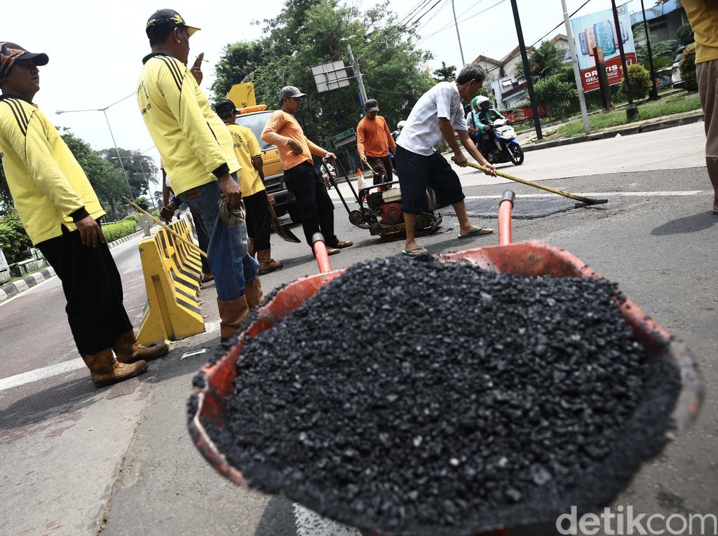 Anggaran Perbaikan Jalan di DKI Jakarta 2021 Sebesar Rp 30 Miliar Anggaran Perbaikan Jalan di DKI Jakarta 2021 Sebesar Rp 30 Miliar