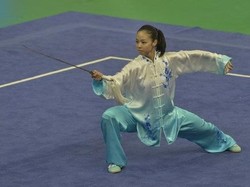 Bujuk Rayu Kakak Antarkan Lindswell Kwok Jadi Ratu Wushu Indonesia