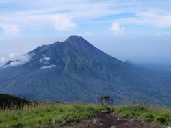 Panorama Indah Merbabu Lewat Jalur Suwanting
