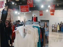 Belanja Baju Kerja yang Diskon Sampai 80% di Kuningan City