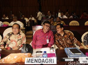 3 Menteri Raker dengan Komisi II