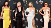 Parade Selebriti Cantik di Emmy Awards 2016