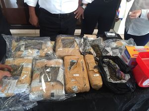 Simpan Ganja 4 Kg di Gerobak, 2 Pelaku Ditangkap Polisi