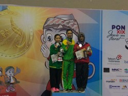 Tak Ada Lawan Sebanding, Juara Dunia Lindswell Raih Emas PON