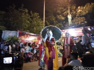 Melihat Ritual Seblang Bakungan yang Magis Melihat Ritual Seblang Bakungan yang Magis