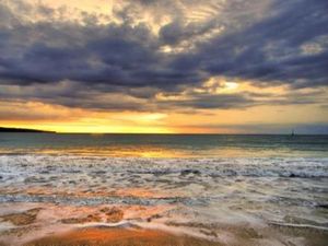 WN Singapura-Malaysia di FamTrip Terpukau Sunset Jimbaran