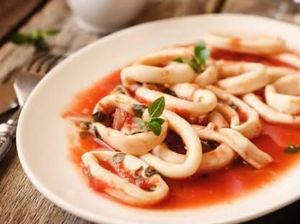 Enaknya Siang Ini Makan Cumi Saus Padang di Tempat Ini