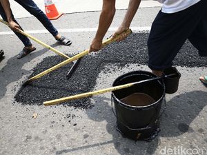 Harga Merosot, Karet di Musi Banyuasin Dijadikan Campuran Aspal Harga Merosot, Karet di Musi Banyuasin Dijadikan Campuran Aspal