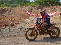 Viar Boyong 3 Trofi di Enduro Championship