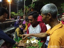 Warga Surabaya Sambut Sukacita Saat Risma Tak Diusung PDIP Maju ke Jakarta