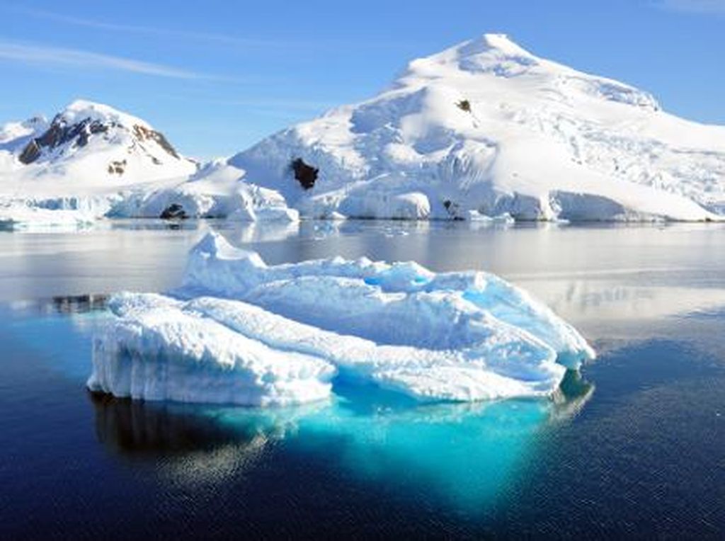 Kutub Utara Vs Kutub Selatan, Mana yang Lebih Dingin?