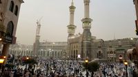 Debu dan Angin Makkah