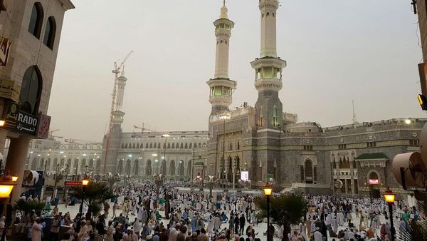 Debu dan Angin Makkah