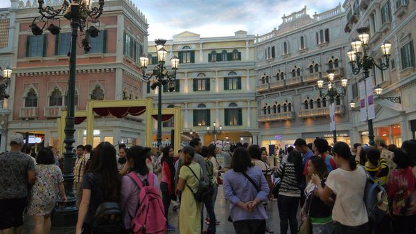 Potret Langit Hingga Kanal Buatan dalam Hotel di Macau