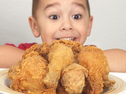 Si Kecil Cuma Mau Makan Nasi dan Ayam Goreng? Ini Trik Agar Mau Konsumsi Sayur