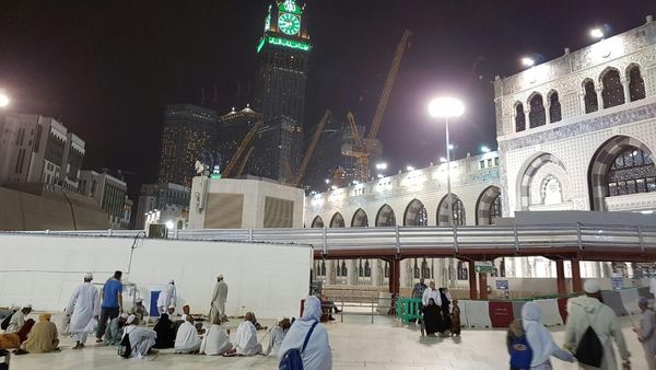 Debu dan Angin Makkah