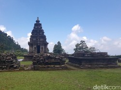 Melihat Gedong Songo di Lereng Ungaran yang Pernah Diteliti Raffles