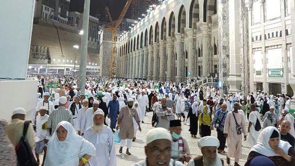 Debu dan Angin Makkah
