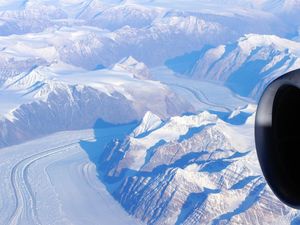 Ada Apa di Pulau Terbesar di Bumi?