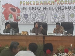 Risma Bareng KPK Berbagi Kisah Sukses Membangun Daerah Tanpa Korupsi di Bengkulu