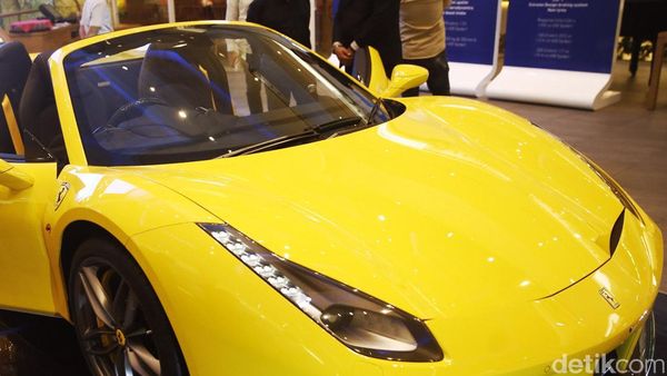 Ferrari 488 Spider Diluncurkan di Jakarta