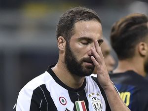 Allegri Bela Keputusannya soal Higuain