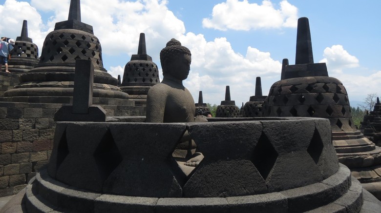 Ilustrasi wisata ke Candi Borobudur (Fitraya/detikTravel) Ilustrasi wisata ke Candi Borobudur (Fitraya/detikTravel)