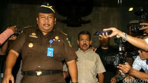 Farizal Tinggalkan KPK dengan Dikawal Ketat Koleganya