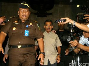 Farizal Tinggalkan KPK dengan Dikawal Ketat Koleganya