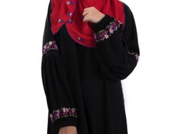 Dari Gamis Brokat Hingga Long Jumpsuit, Pilihan Fashion untuk Hijabers