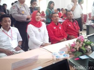 Istri Eddy Rumpoko Resmi Daftar Calon Wali Kota Batu