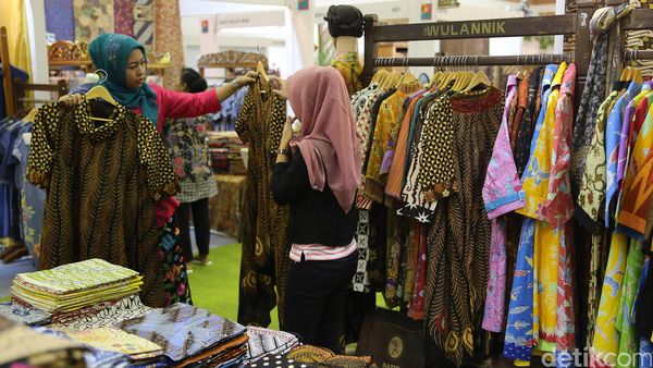 Pameran Fashion & Craft di JCC Senayan