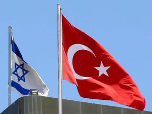 Tegang, Kapal Perang Turki Usir Kapal Militer Israel di Laut Mediterania