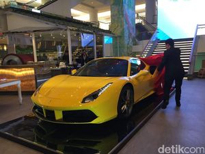 Ferrari 488 Spider Melenggang di Jalanan Indonesia Ferrari 488 Spider Melenggang di Jalanan Indonesia