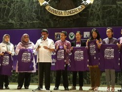 Pasukan Ungu Ini Siap Wujudkan Jakarta Kota Ramah Lansia