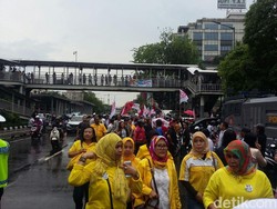 Ahok-Djarot Daftar di KPU, Lalu Lintas Salemba-Matraman Tersendat