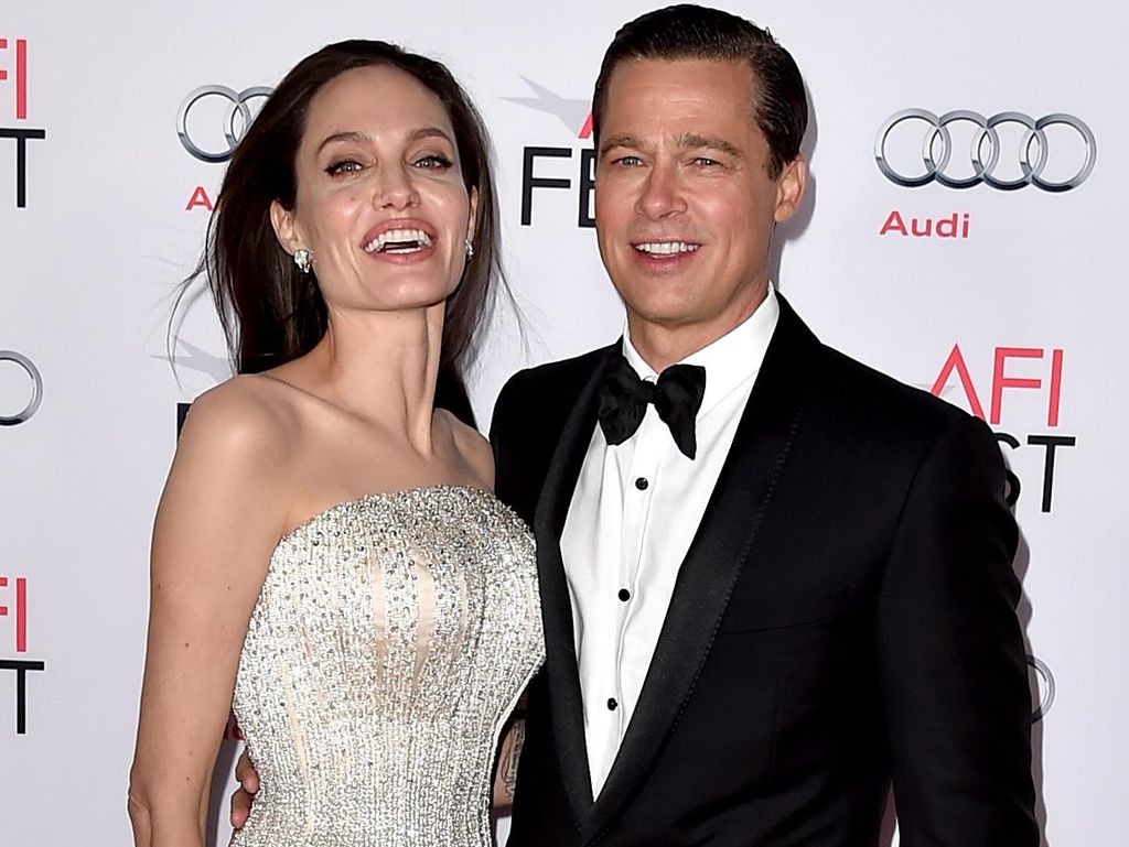 Brad Pitt Bantah Cekik Angelina Jolie dan Anaknya Saat Ribut di Pesawat