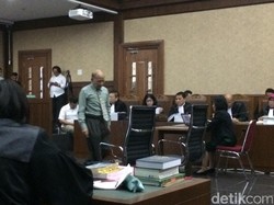 Pertanyaan Hakim Kisworo ke Pengacara Jessica yang Mengundang Tawa Pengunjung