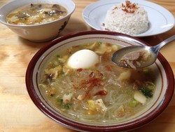 Soto Barokah H. Iwan: Segarnya Soto Ayam dan Soto Betawi Gurih Berharga Ekonomis